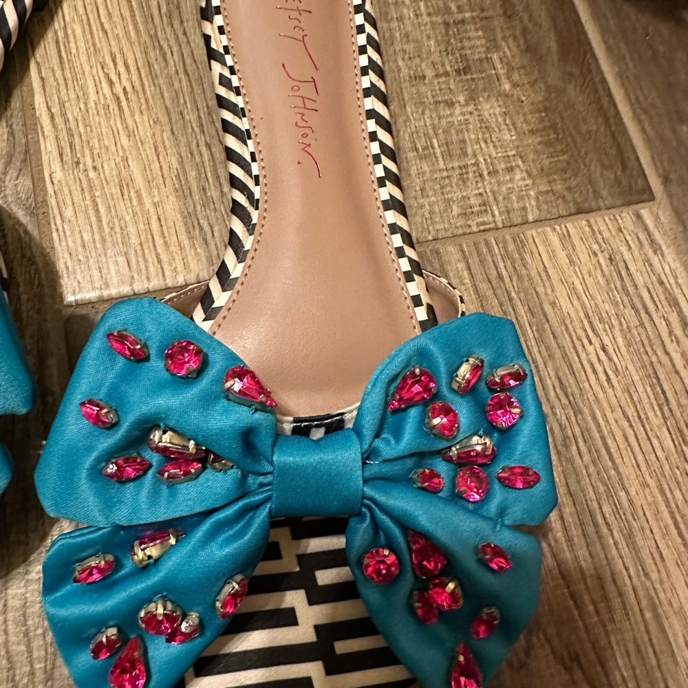 Patsy Johnson Daisy sandals ❤️🥰 - Picture 4 of 7